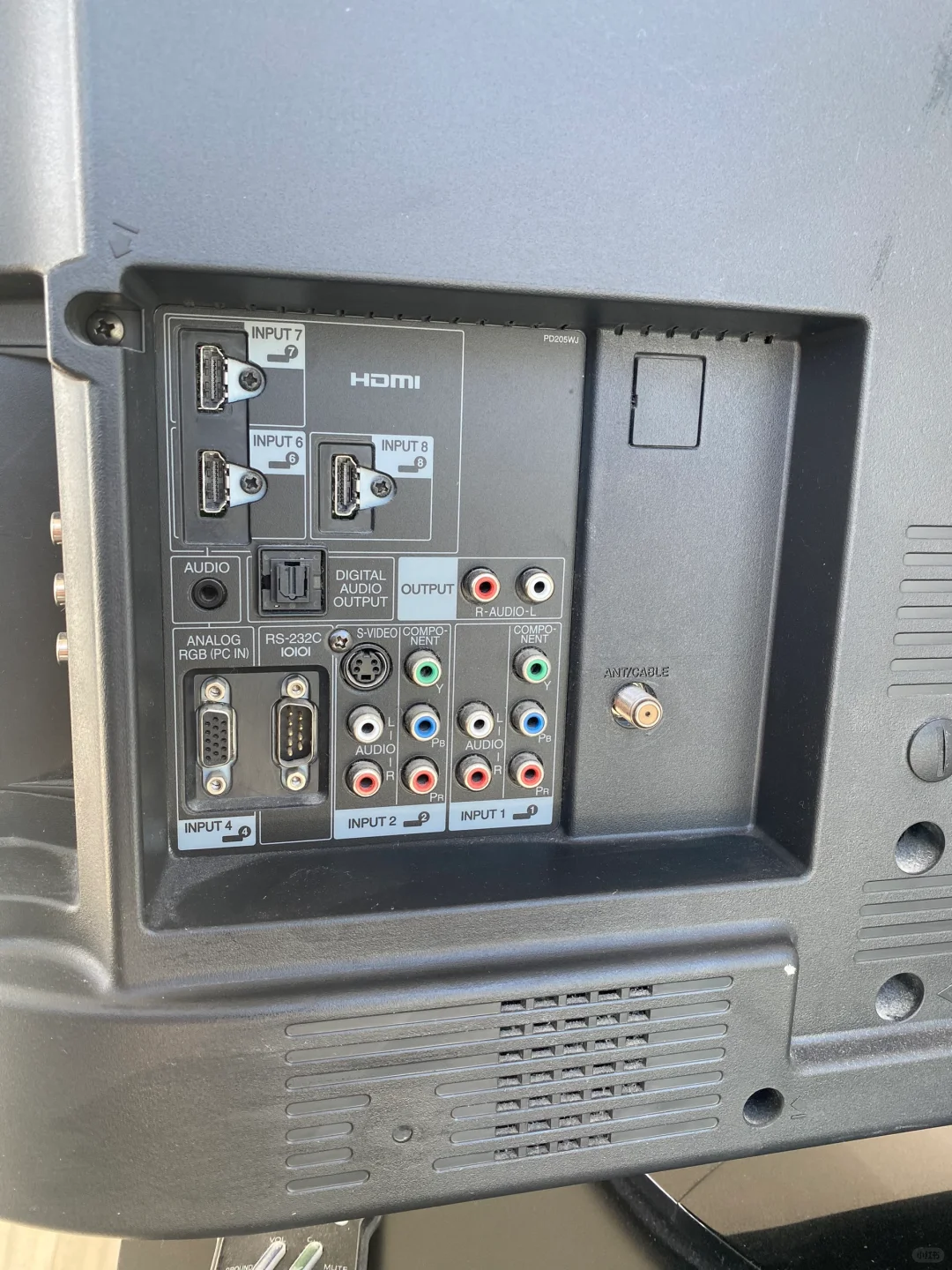 多伦多搬家出闲置 40 吋LCD TV 45🔪