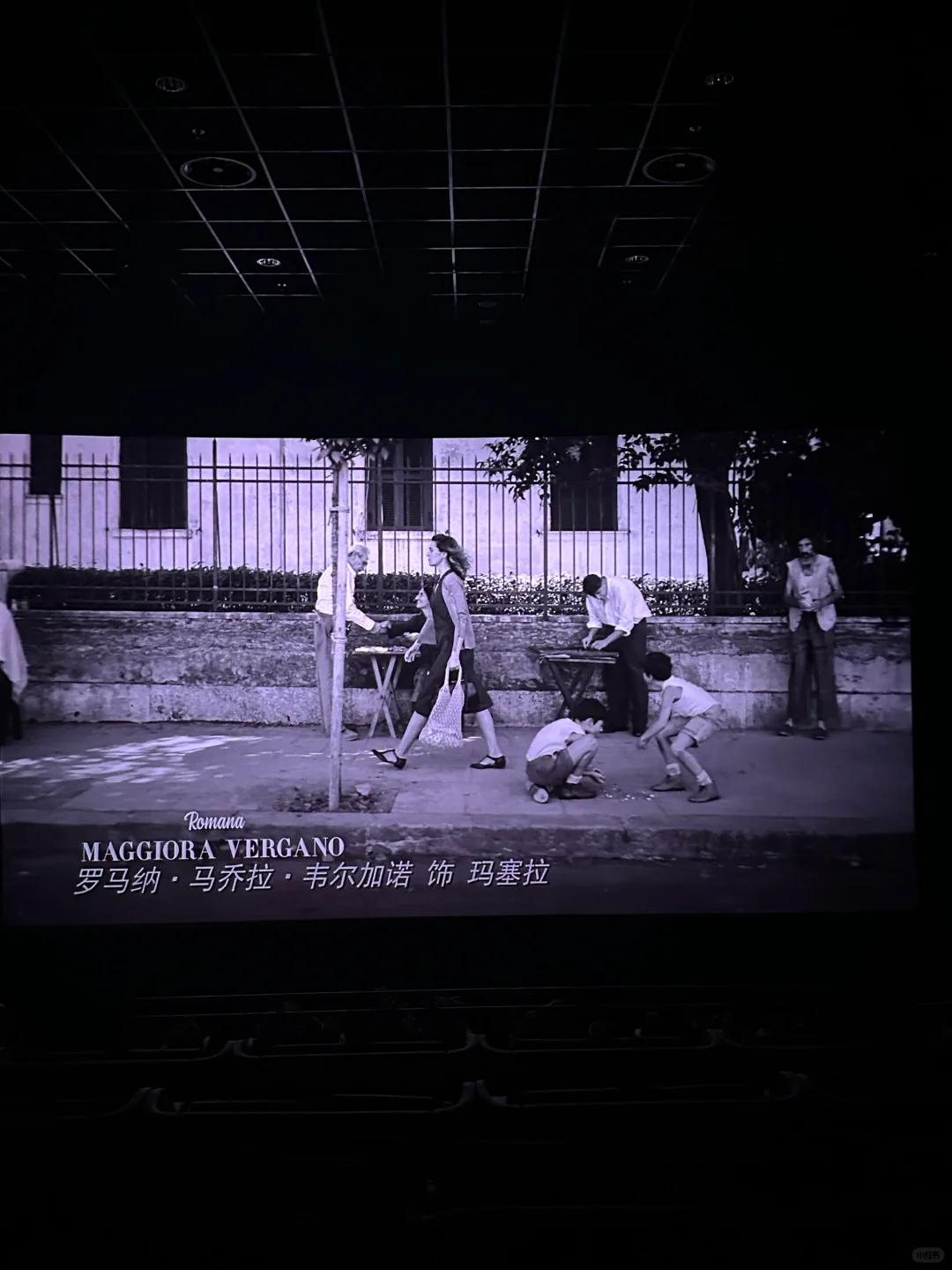 别再傻等爱情拯救，自我觉醒才是终极救赎！