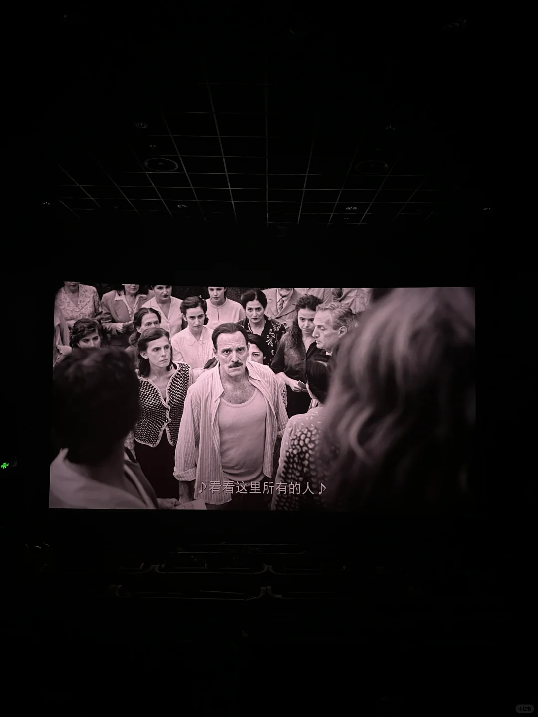 别再傻等爱情拯救，自我觉醒才是终极救赎！