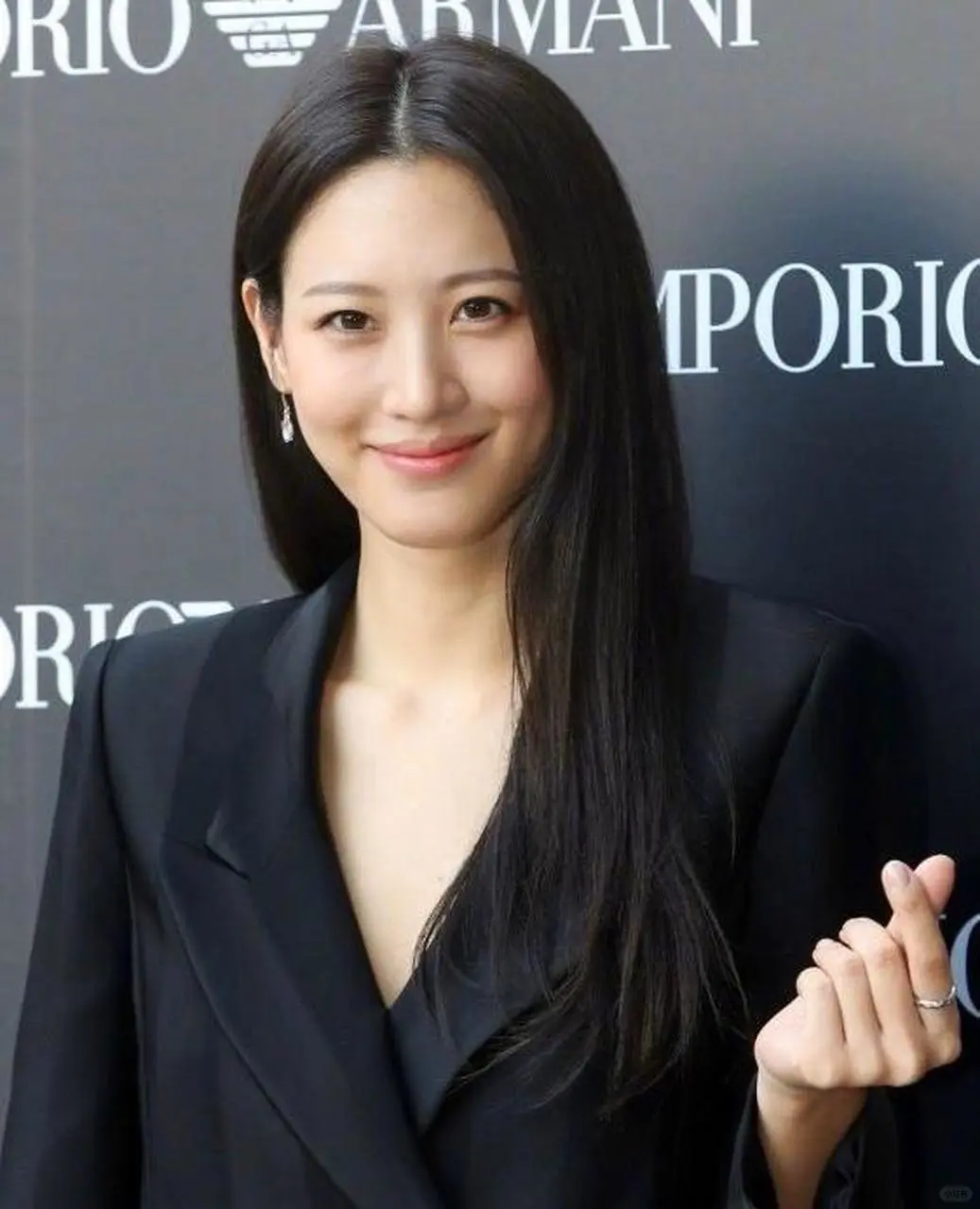 金秀贤电影引争议，女星受牵连