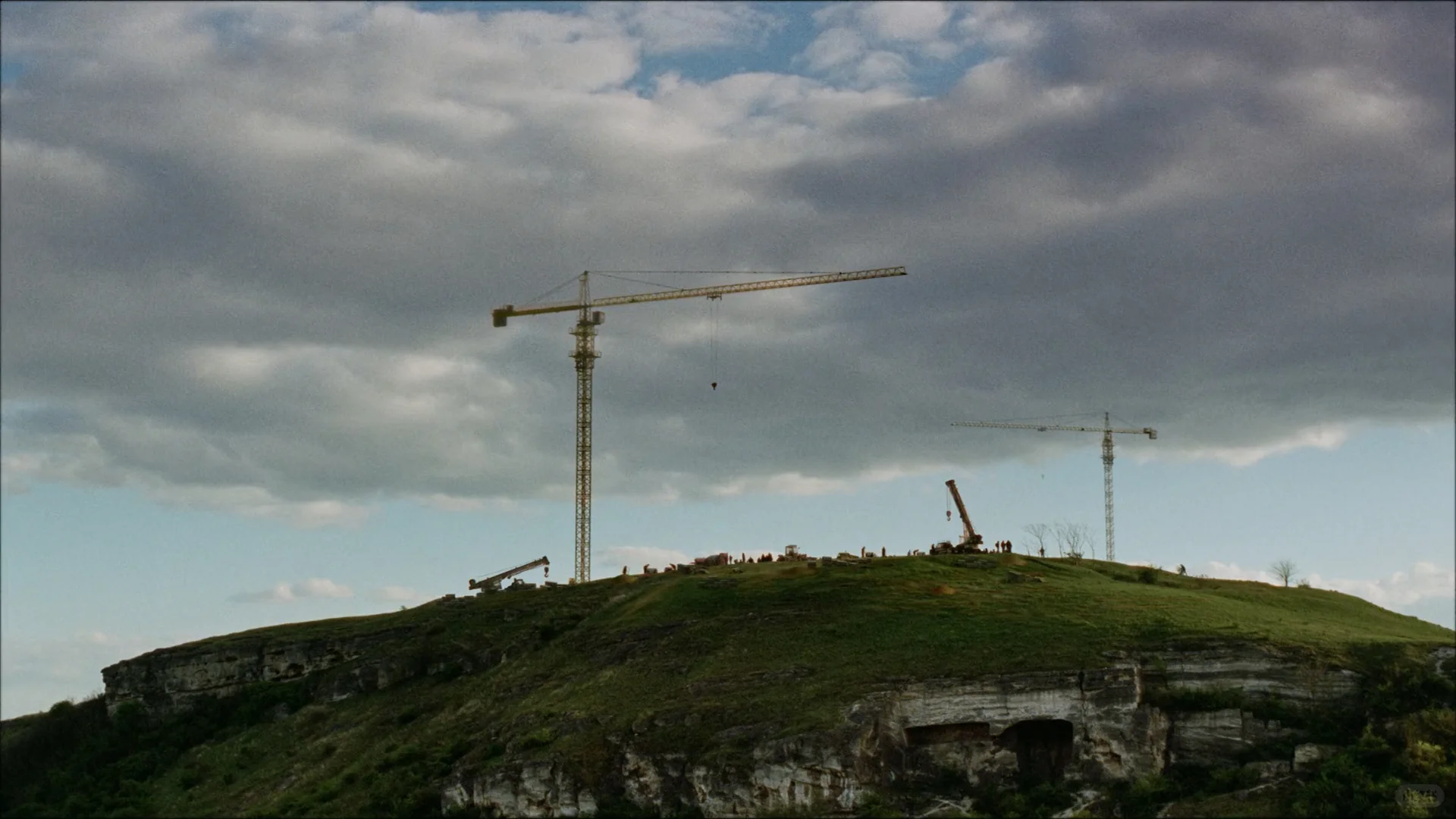 《粗野派》虽然时长有3小时,但我真的很享受!