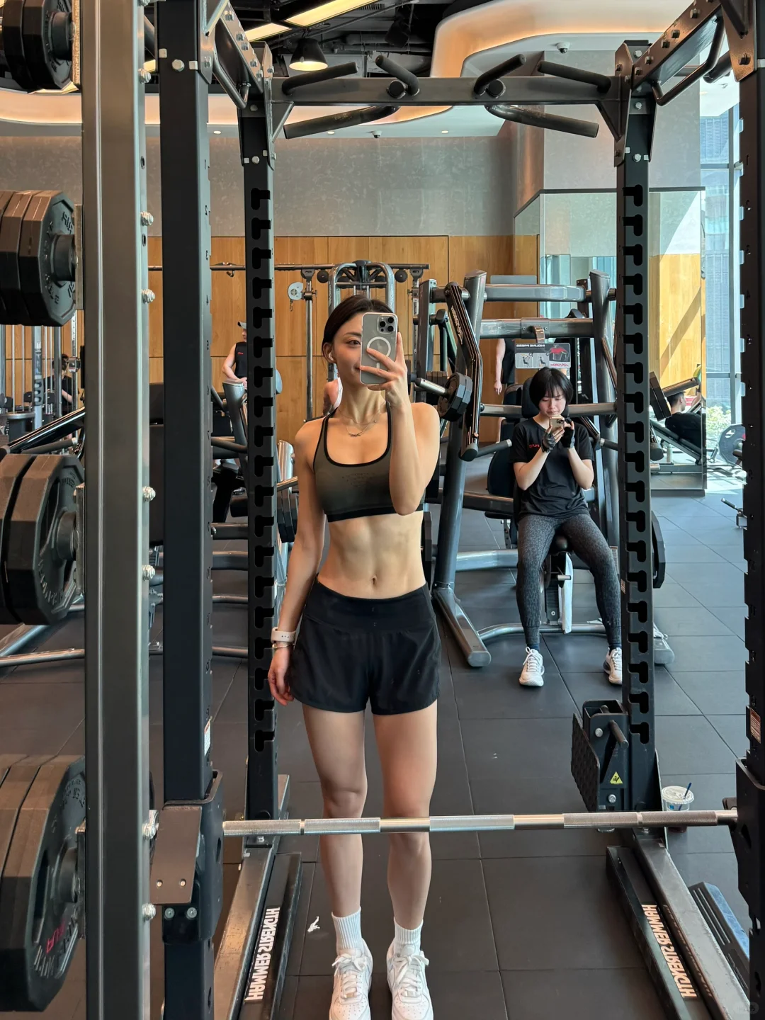 宝宝你知道的，我们健身女最擅长原图直出啦