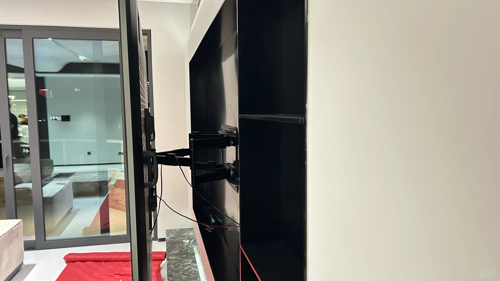 我家客厅C位换成了“艺术馆电视”，颜值功能双