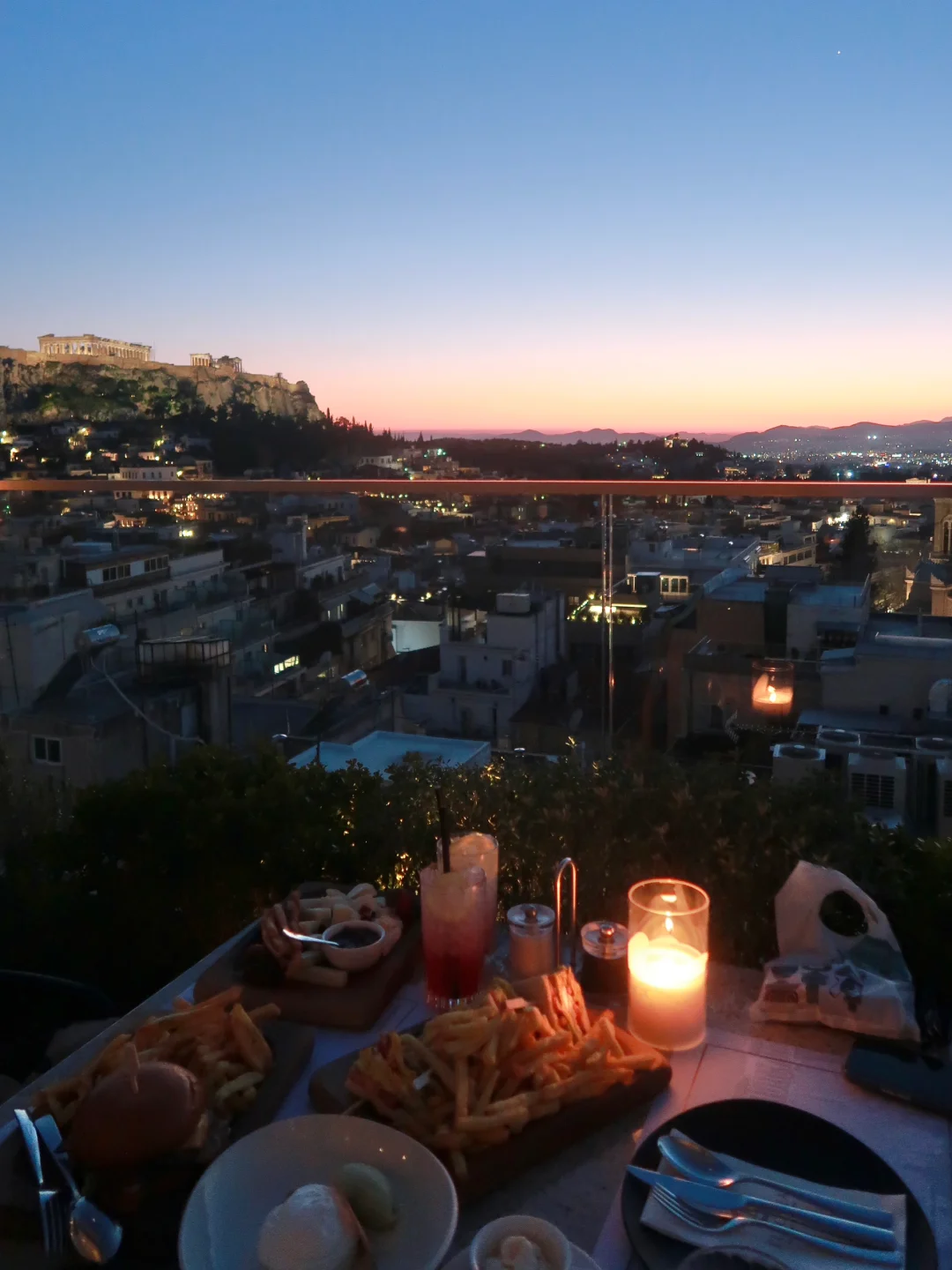 Athens🏛️山下是浮世