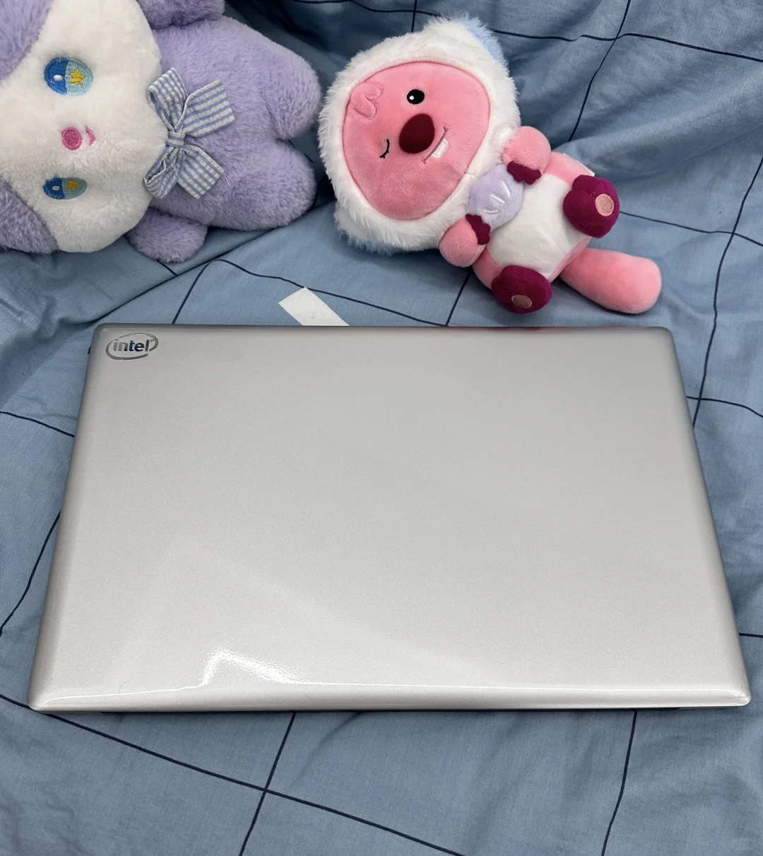 骨折出一台全新笔记本电脑