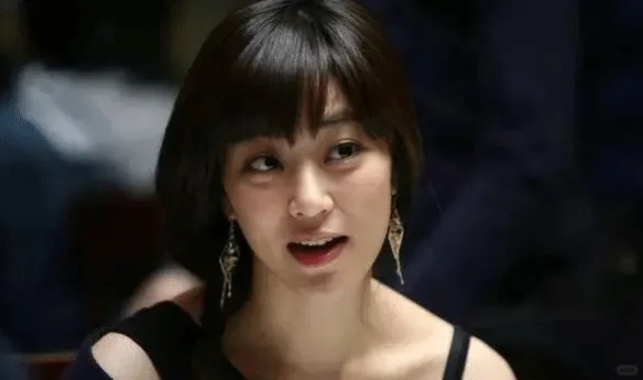 该片被描述为“家庭关系最为复杂的影视作品”