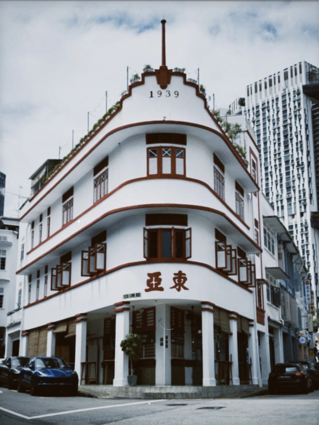 今天出门刷街，发现手机懒人调色app🎈