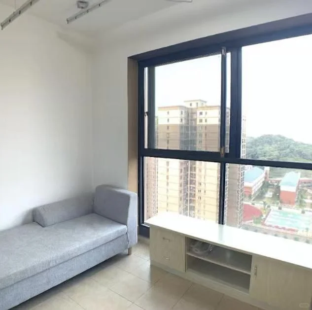 长沙中电软件园！旁边小区次卧出租700/月