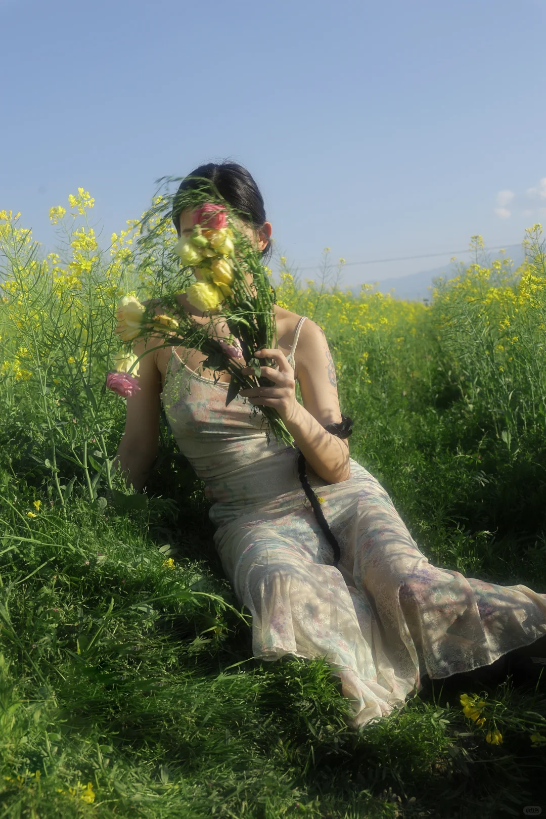 把油菜花拍出高级电影感｜春日氛围感封神了！