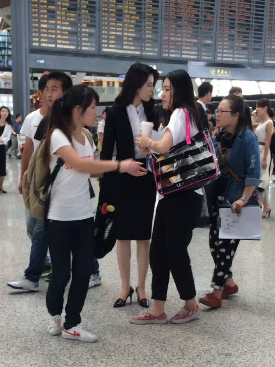 合理怀疑这部电影是刘亦菲的美貌纪录片