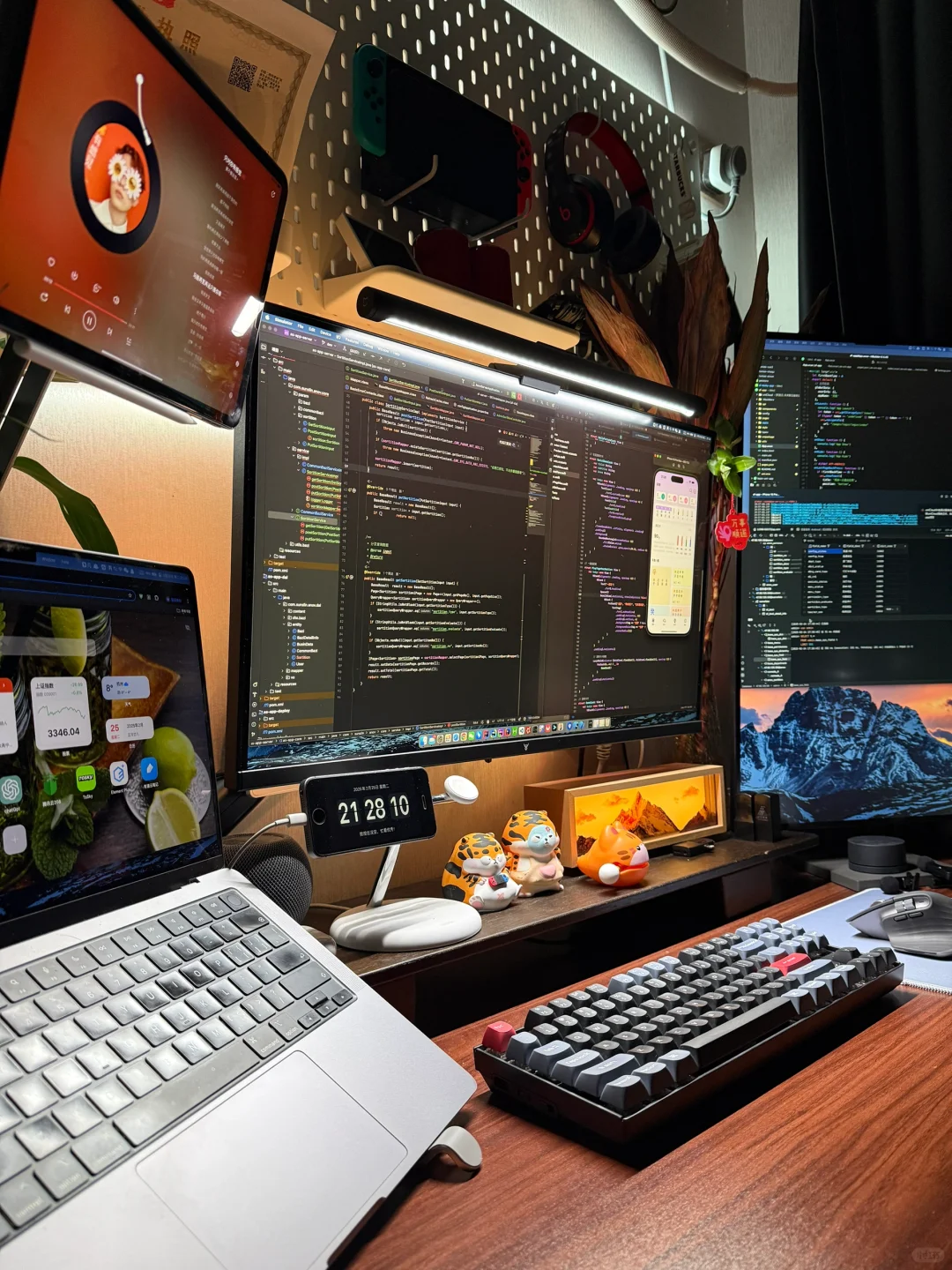 程序员的办公桌，AI助力程序开发