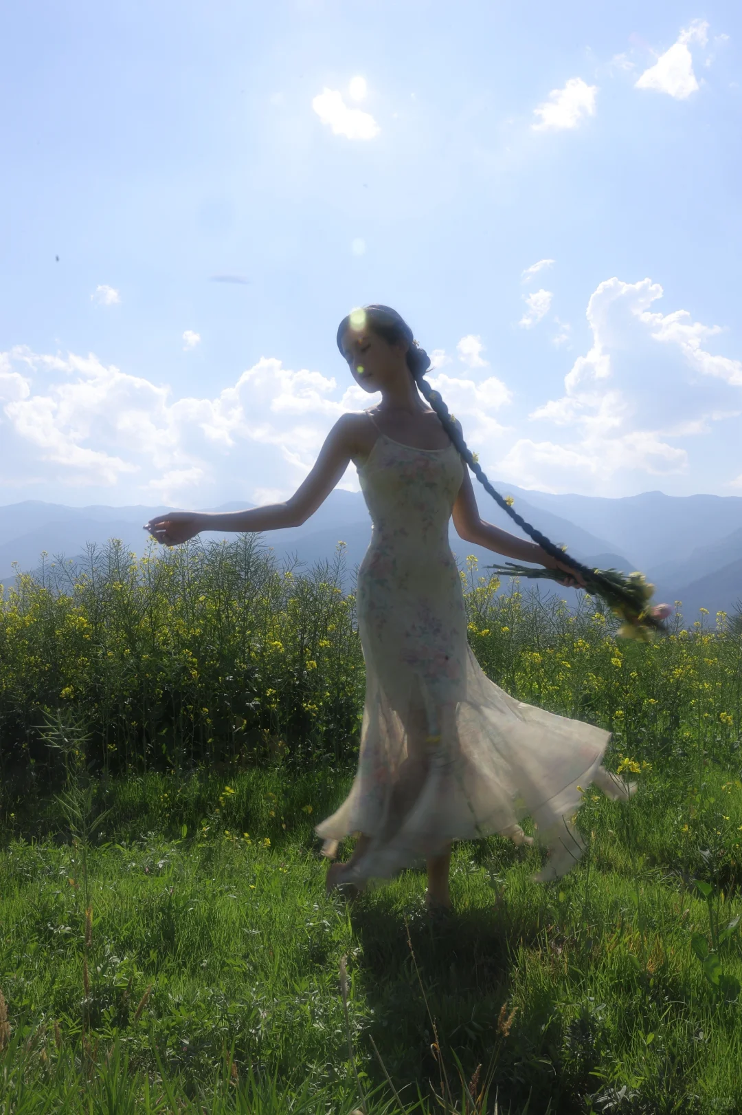 把油菜花拍出高级电影感｜春日氛围感封神了！