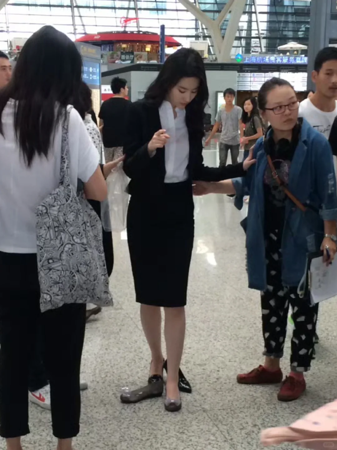 合理怀疑这部电影是刘亦菲的美貌纪录片