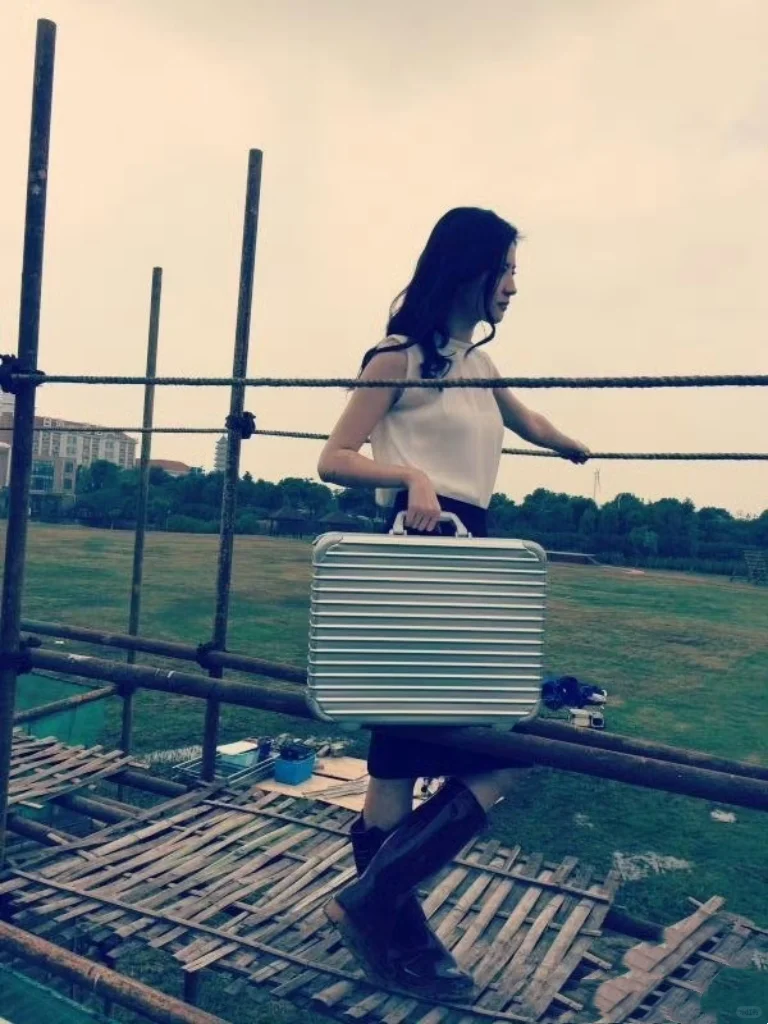 合理怀疑这部电影是刘亦菲的美貌纪录片