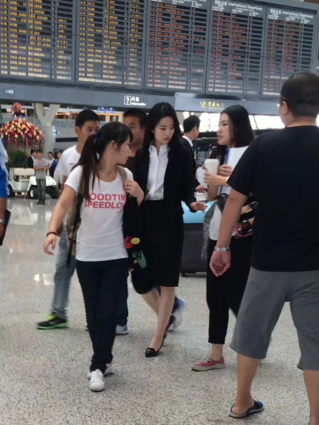 合理怀疑这部电影是刘亦菲的美貌纪录片