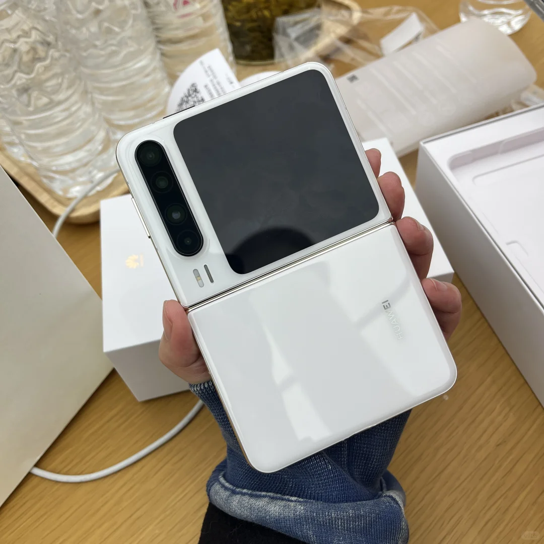 因为可爱 抛弃苹果入了华为后悔了