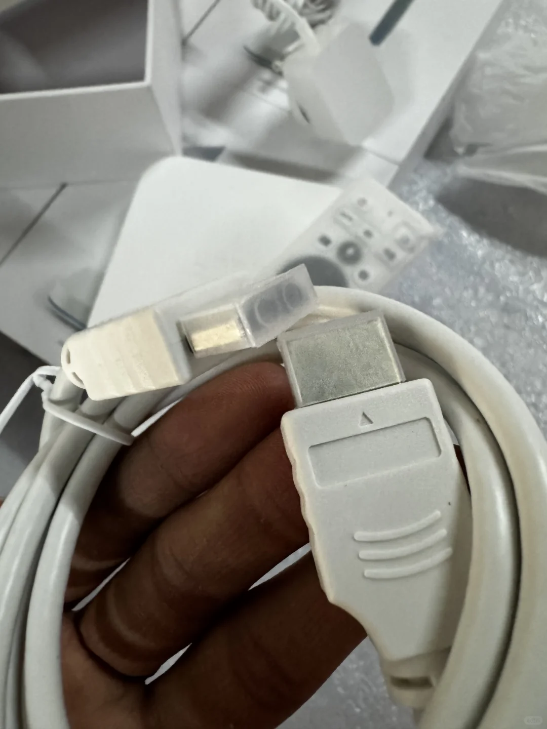 接老板命令骨折出21台安博11海外电视盒子