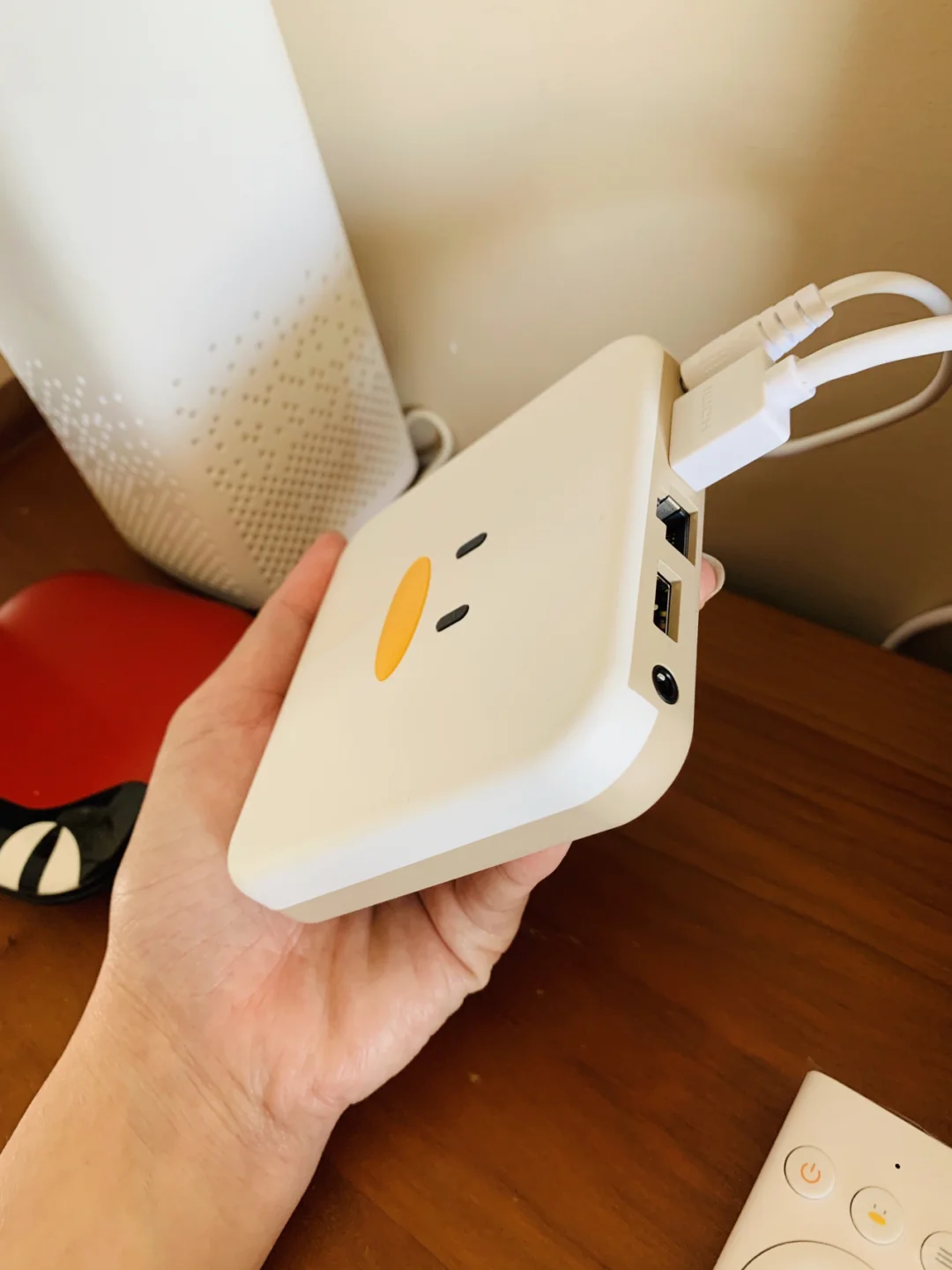 看起来萌哒哒的电视盒子