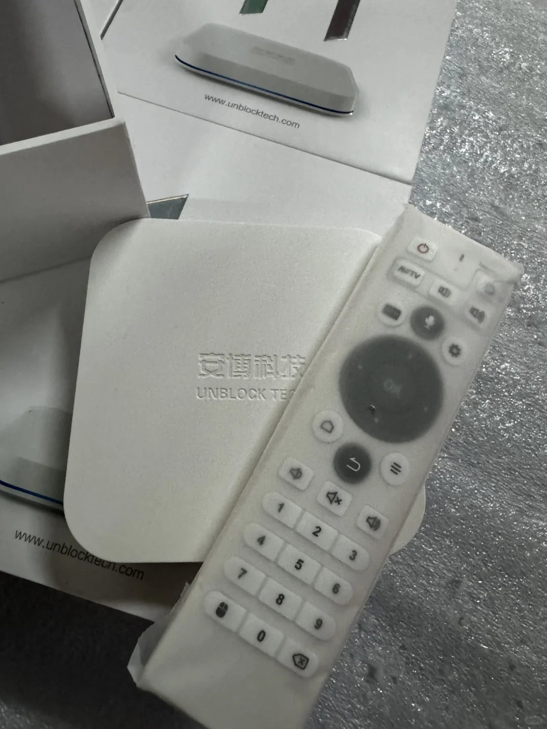 接老板命令骨折出21台安博11海外电视盒子