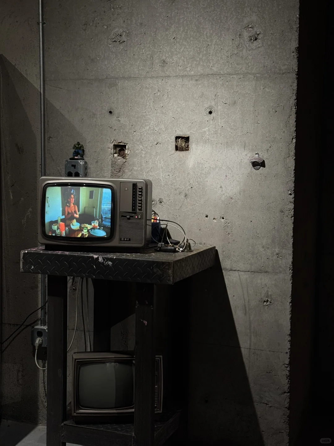 震惊 1980年的老电视被我复活了