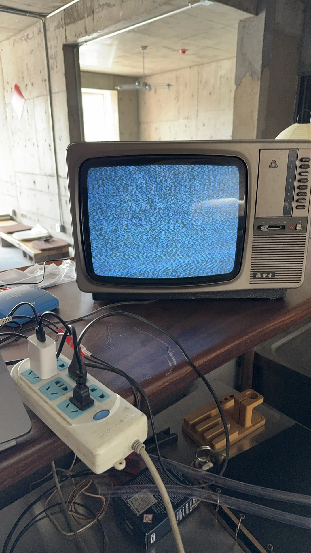 震惊 1980年的老电视被我复活了