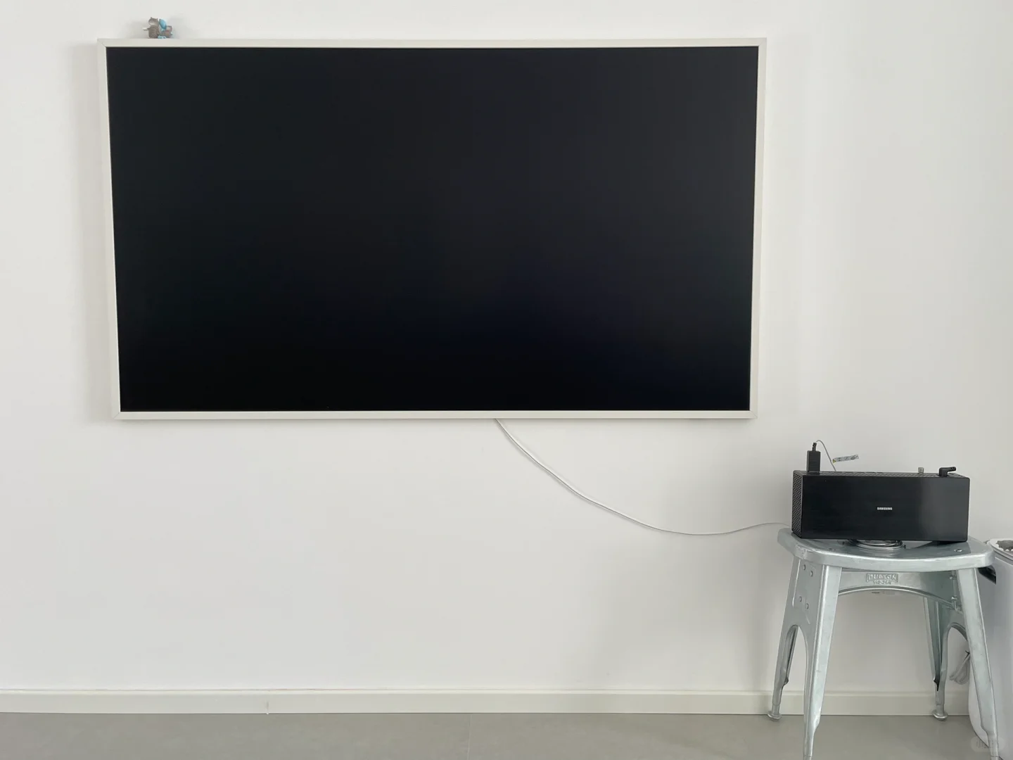 ⚙️用铁皮凳做了一个电视柜