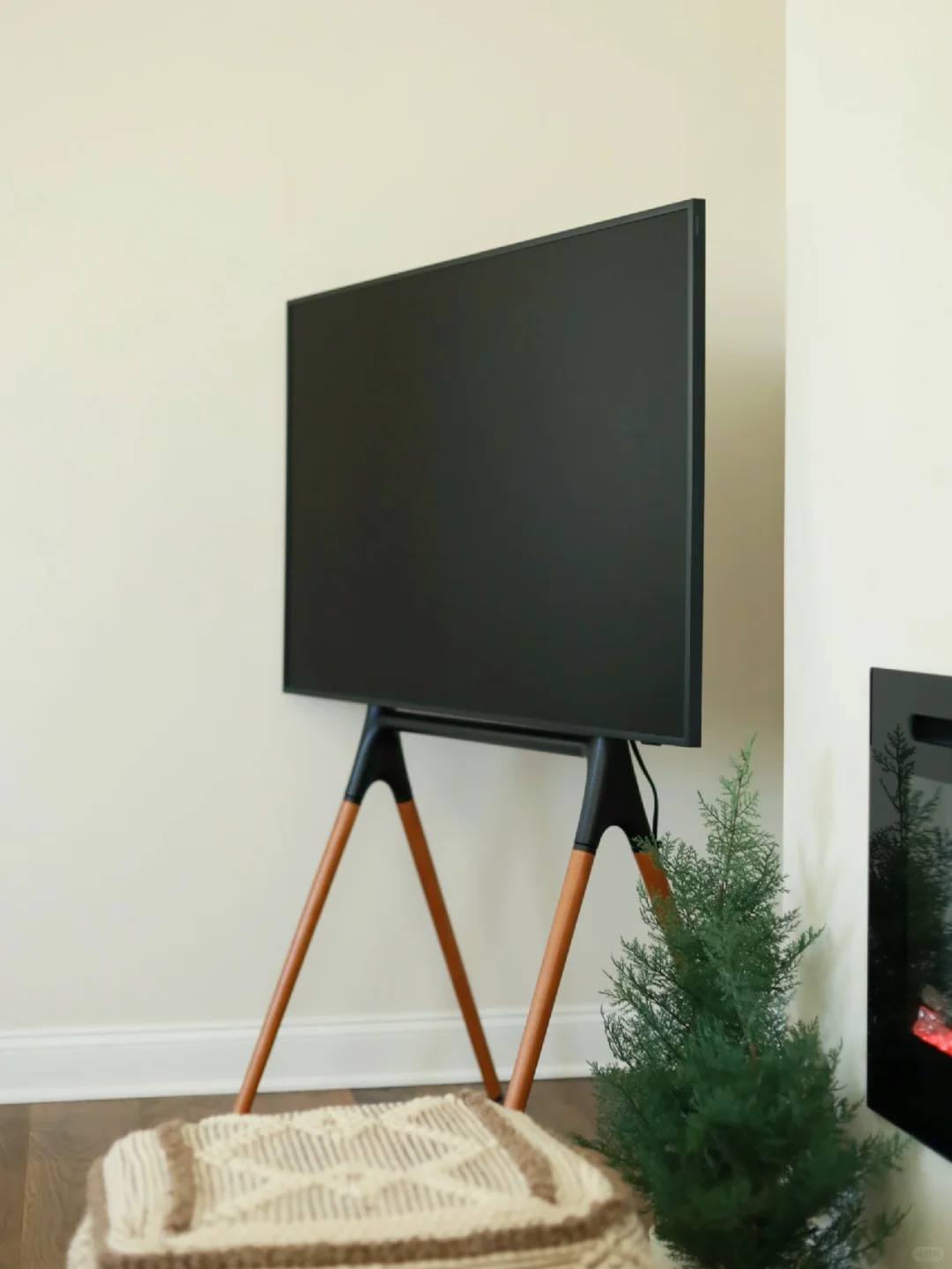 Room Tour｜一个懂事的电视应该自己背设备