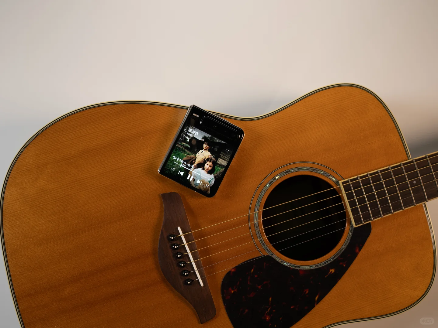 我发现了个不需要充会员的音乐软件......