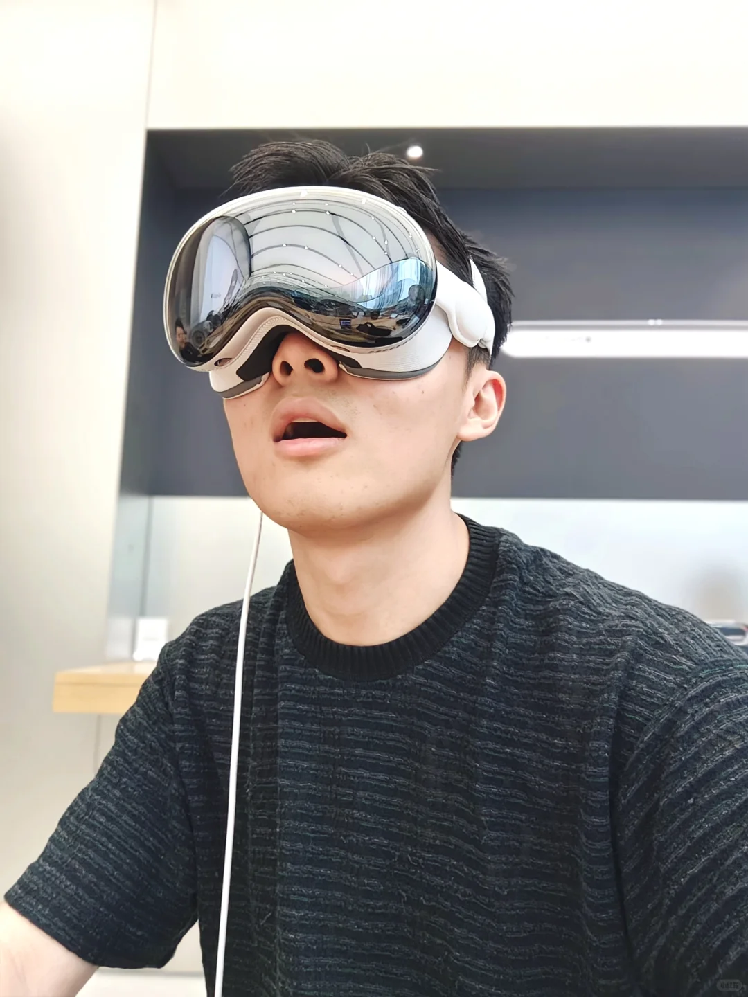 戴上它，我能“触碰”到未来