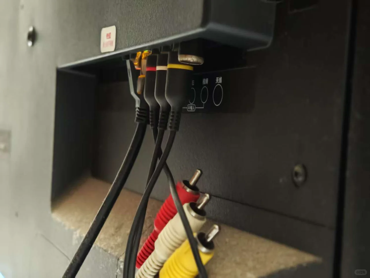 只需一根AV线，诺基亚旧手机秒变电视盒子