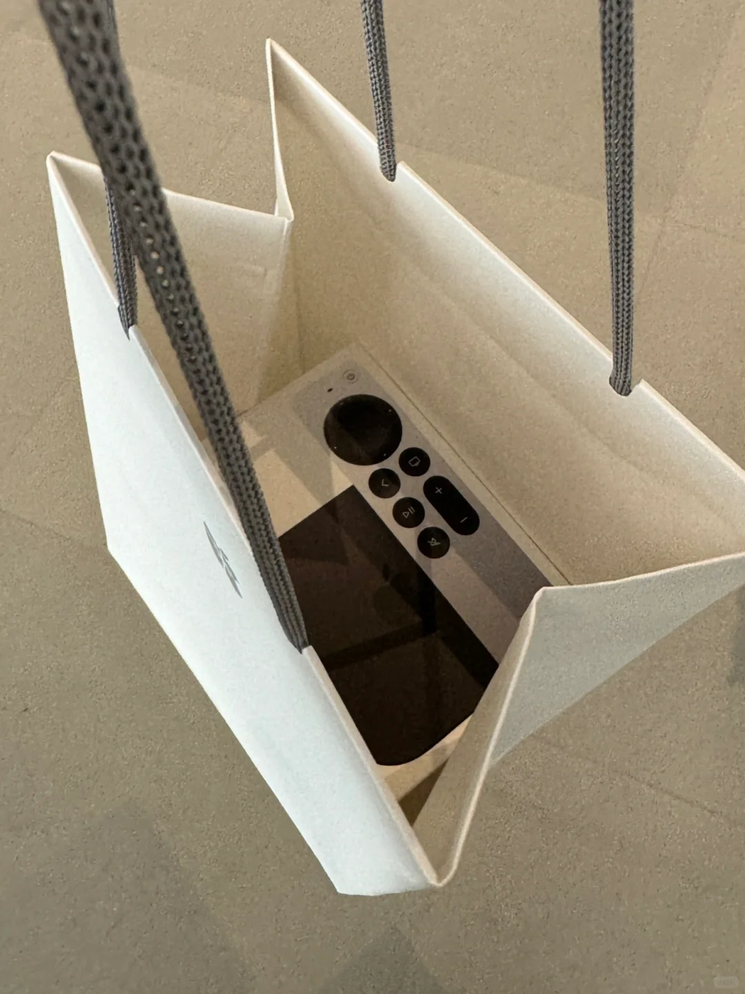 香港带了两盒appletv