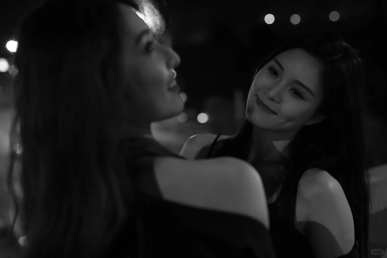 跟朋友在晚上拍的电影感照片📸