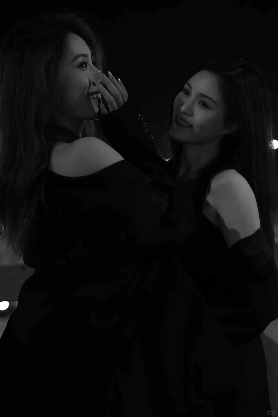 跟朋友在晚上拍的电影感照片📸