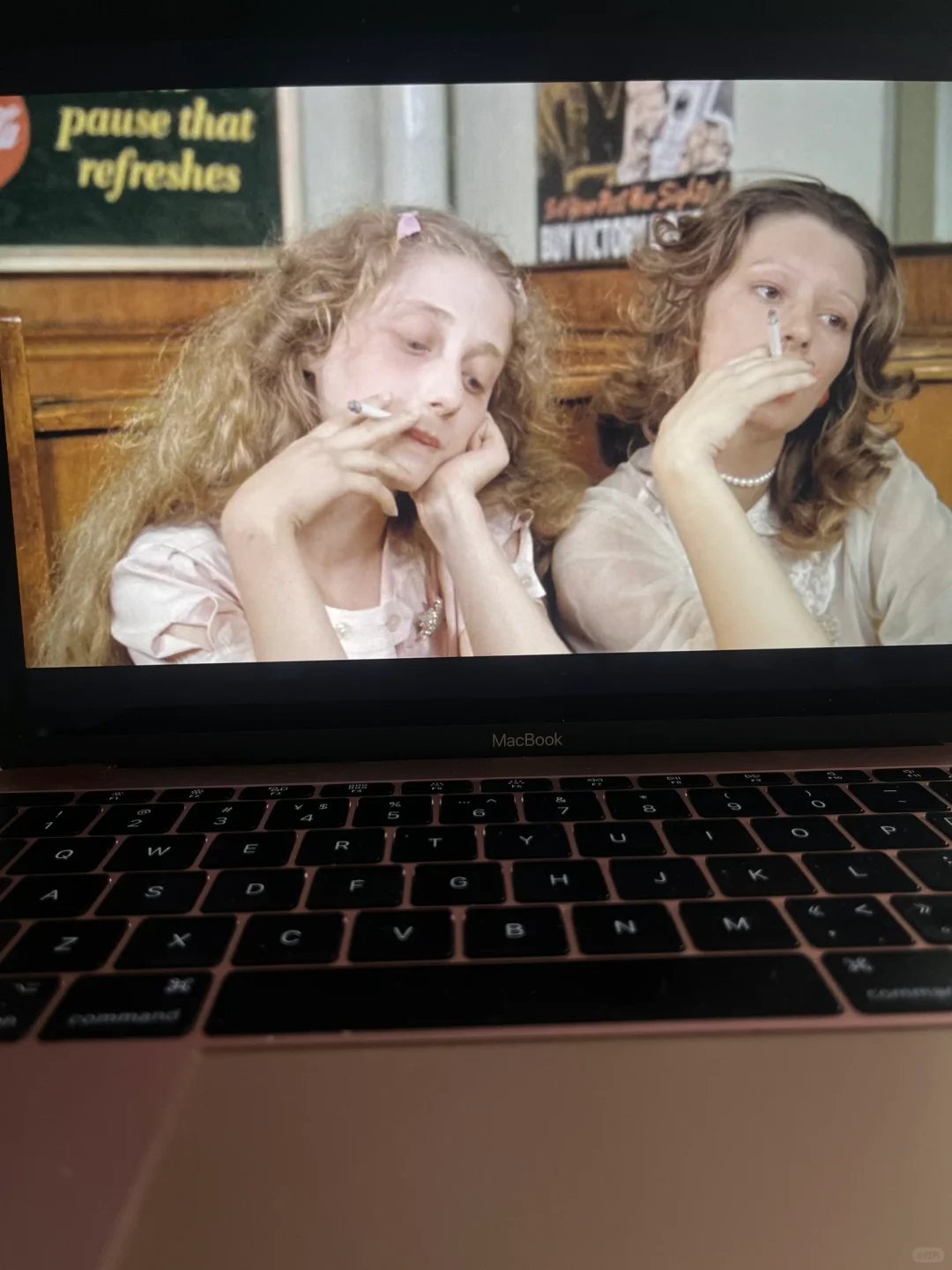 🪽拖了好久 终于看了wedding in white