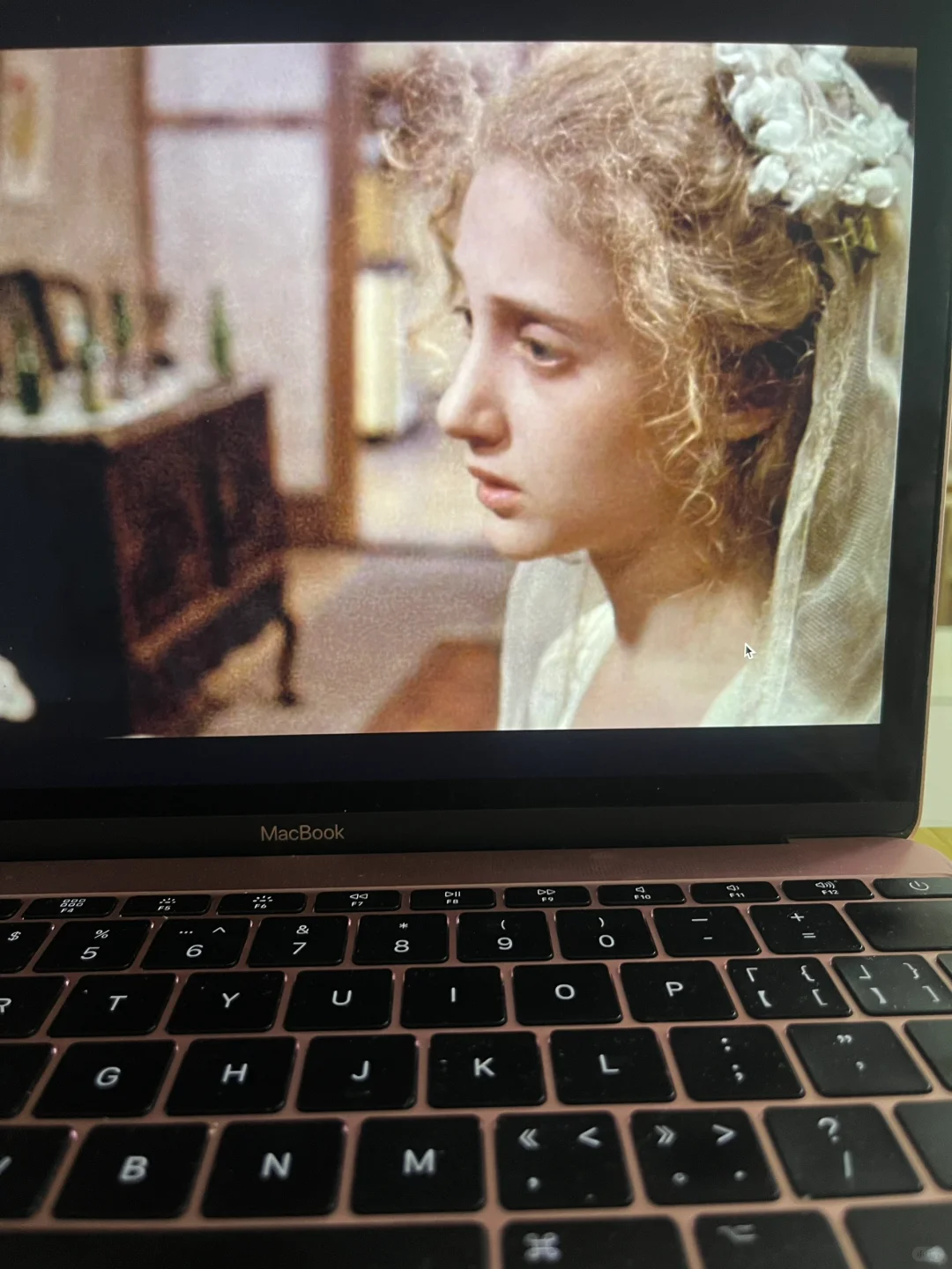 🪽拖了好久 终于看了wedding in white