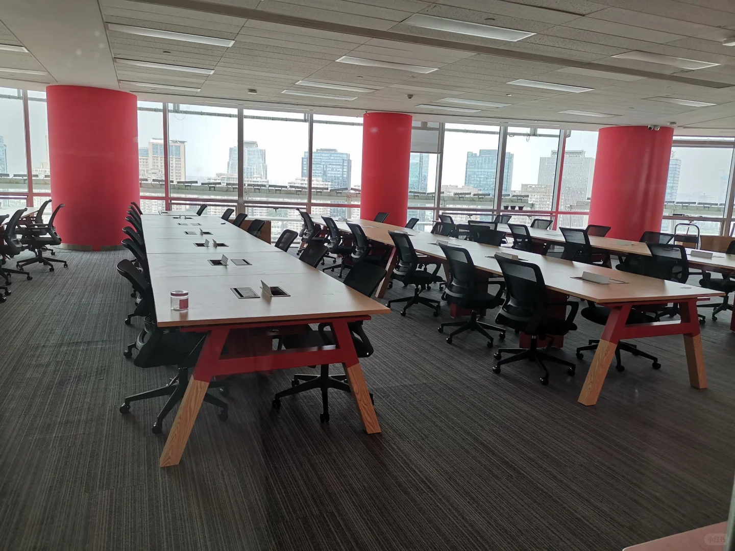 软件开发公司办公环境