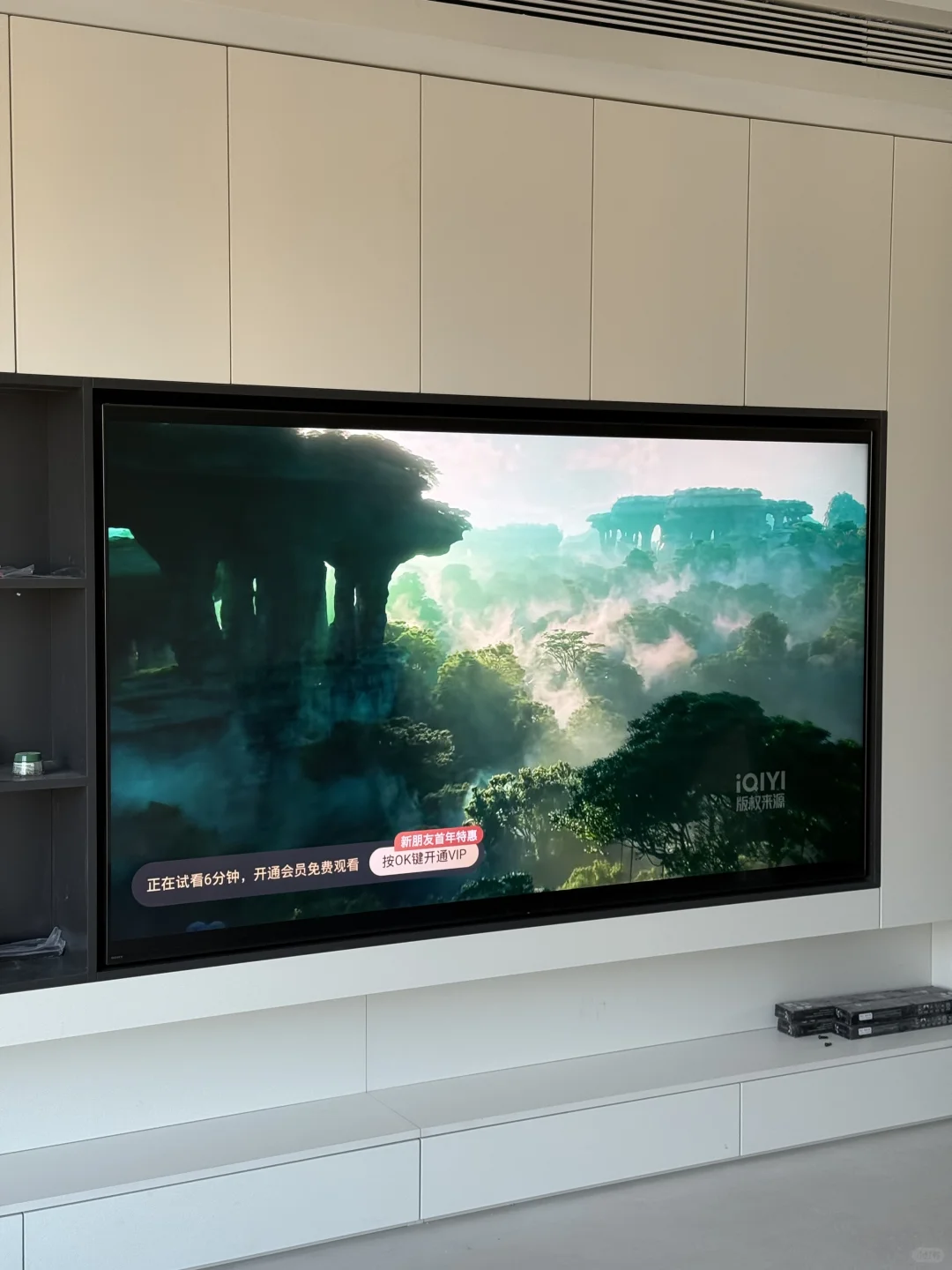 如何得到几乎零嵌的电视柜❓