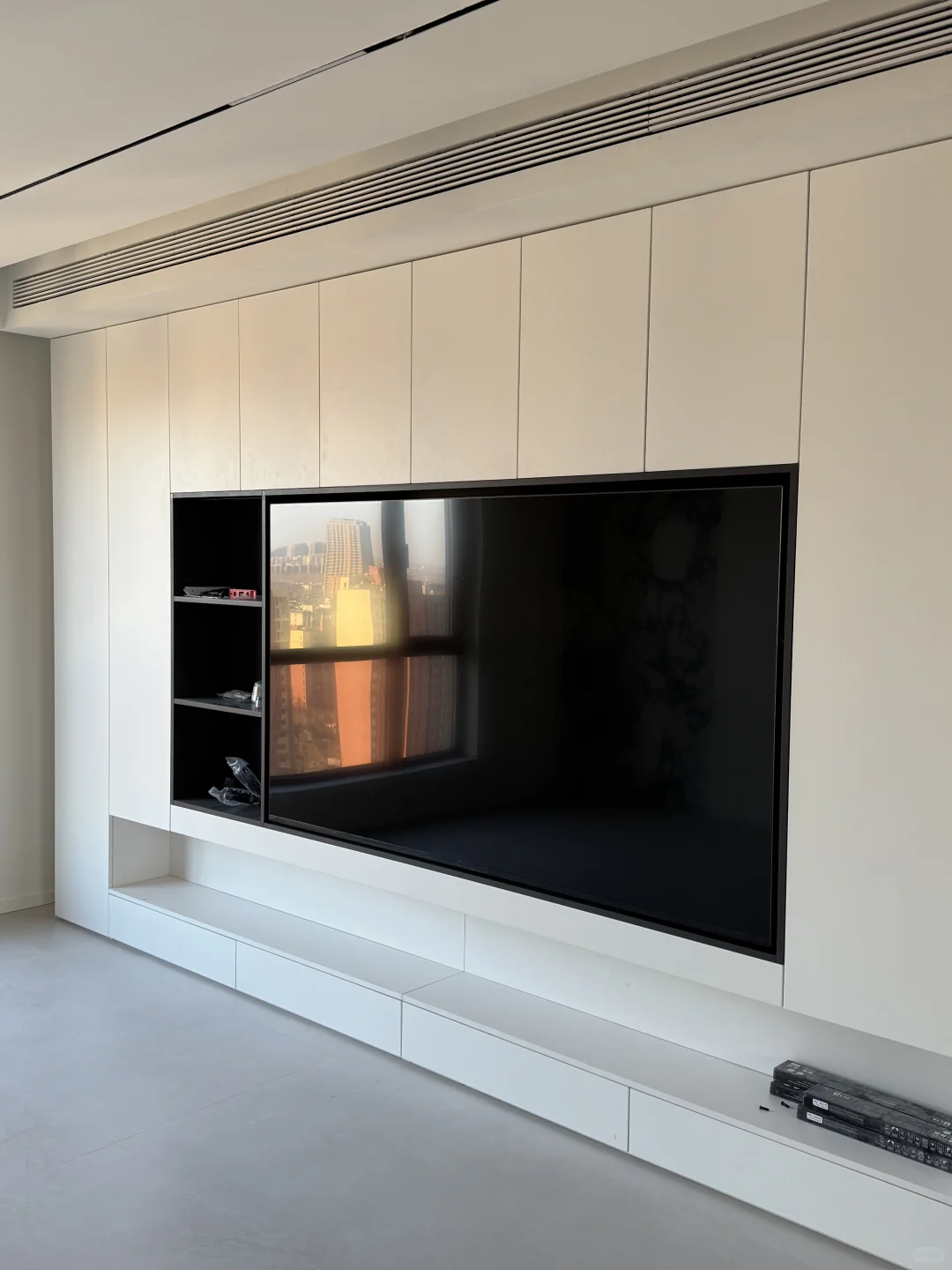 如何得到几乎零嵌的电视柜❓