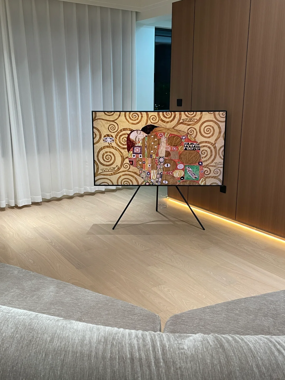 终于把三星画壁电视搬回家啦