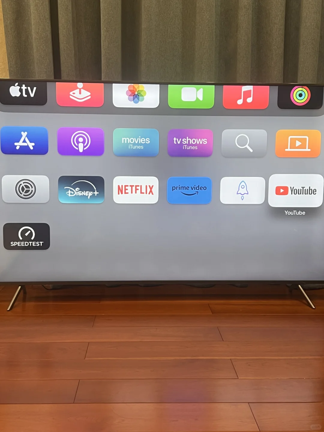 新入手的apple盒子 可以看奈飞和油管了