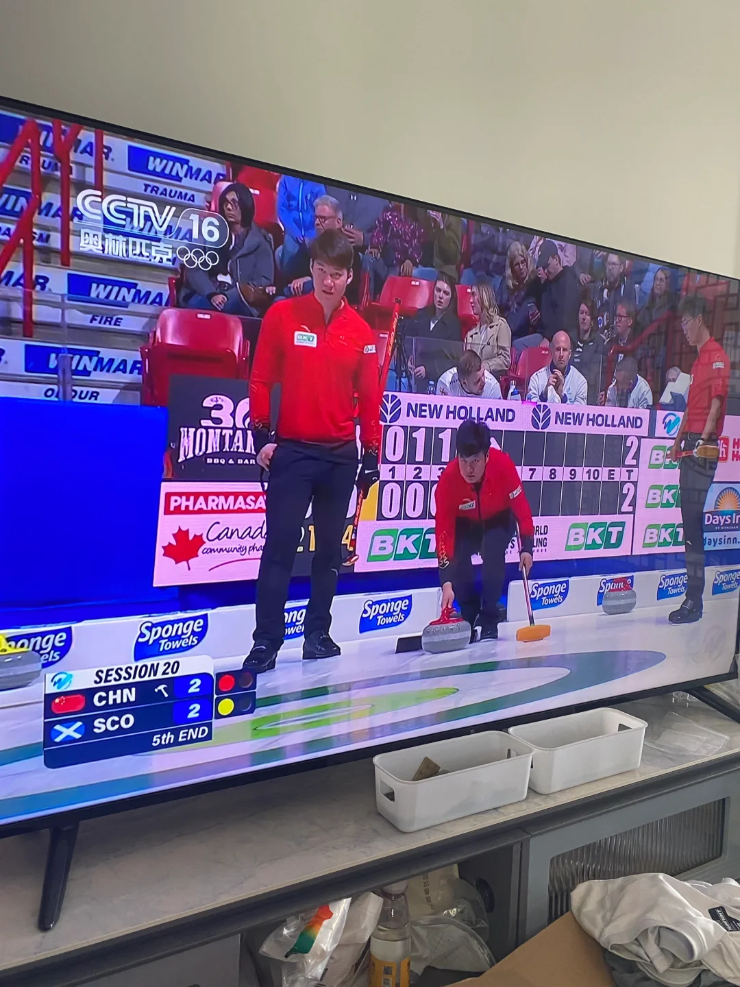 智能电视下班直播会追个剧不香吗