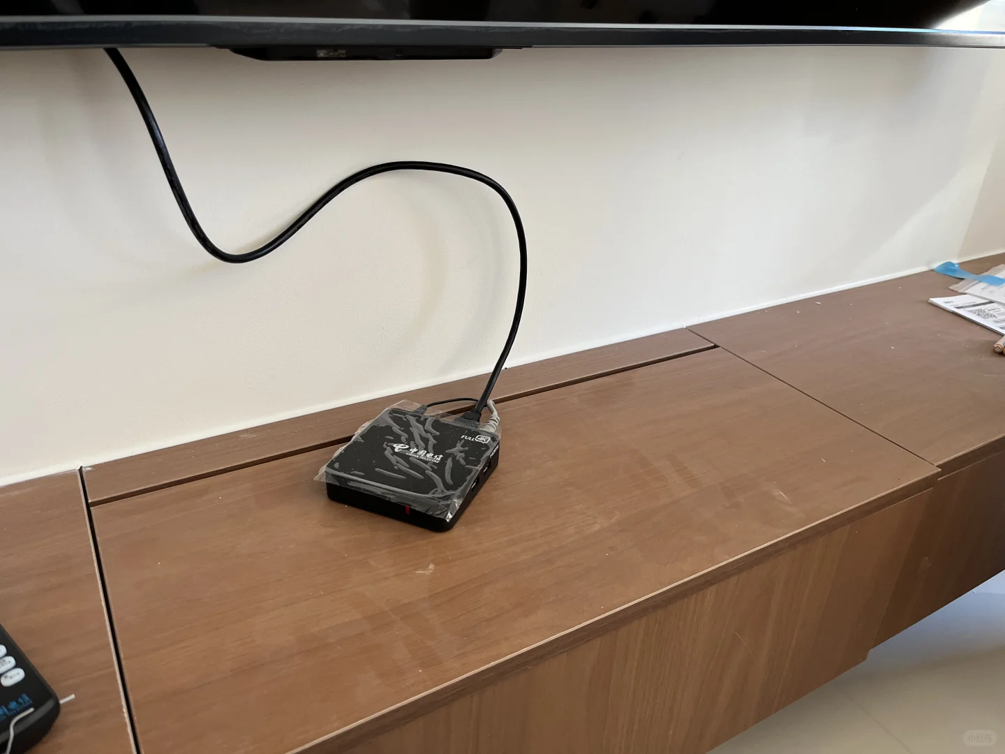 报了电信宽带，机顶盒放电视柜无信号