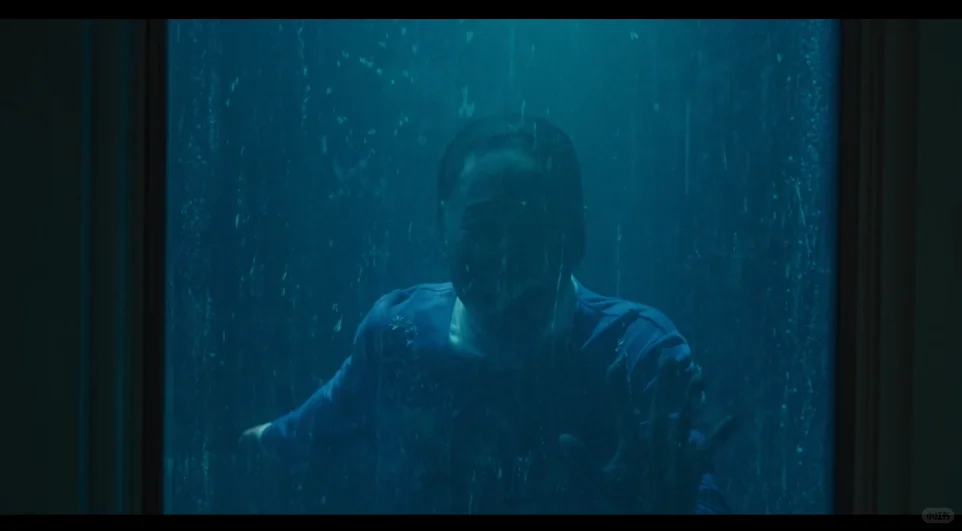 🎬《控制狂》:当爱情变成束缚,细思极恐