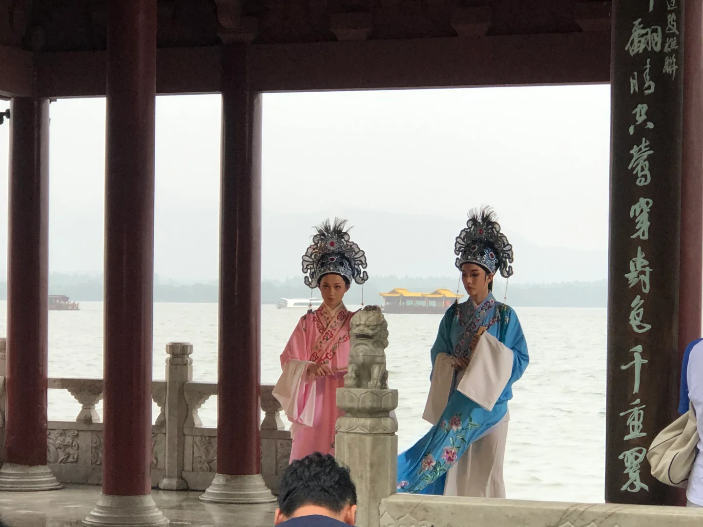 我主演的电影要在巴黎电影院放映咯