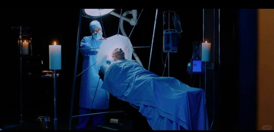 🎬《逃出绝命镇》：高分悬疑电影推荐