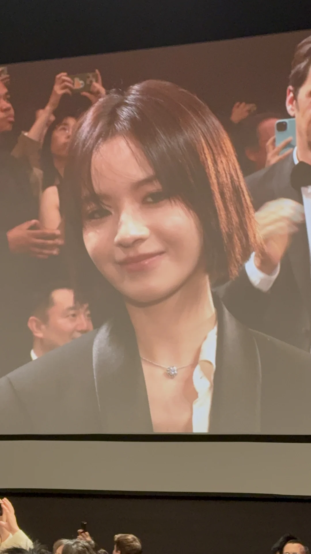 《狂野时代》里的她让我意外,有黑暗的美丽