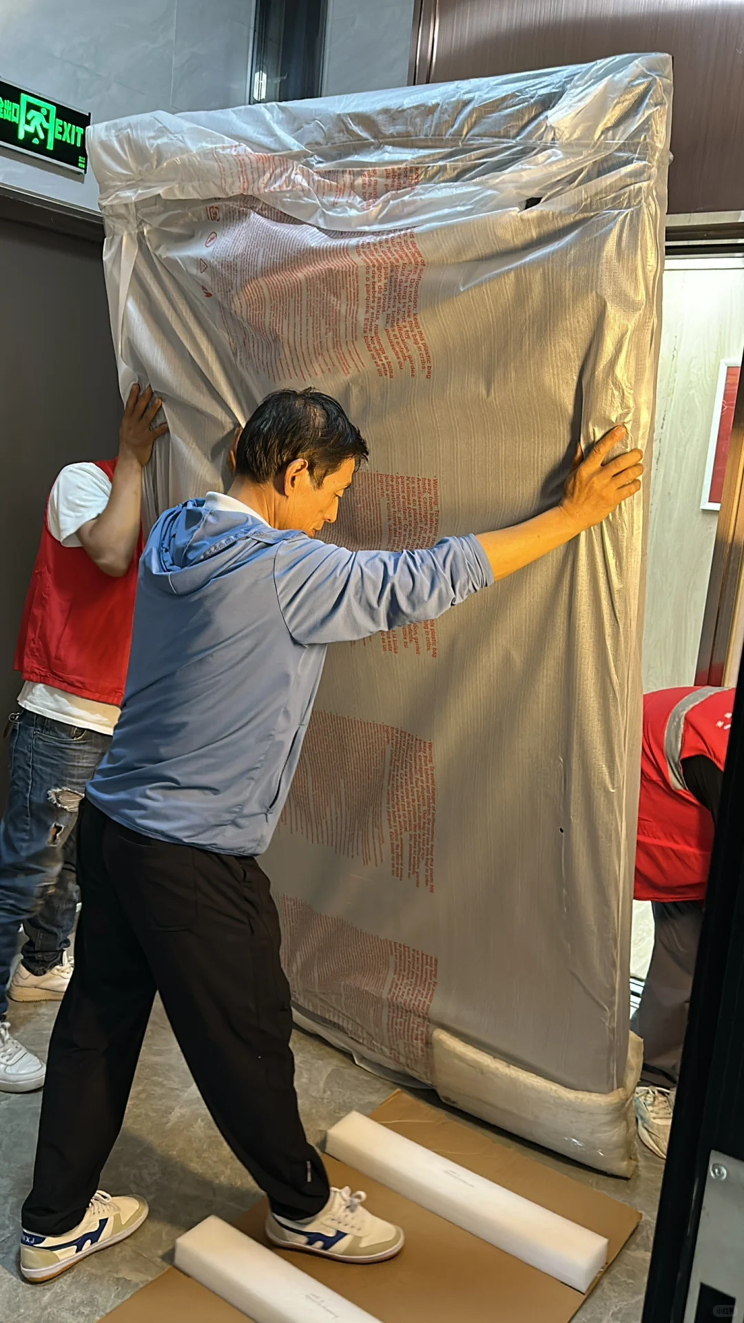 98寸电视到家全过程