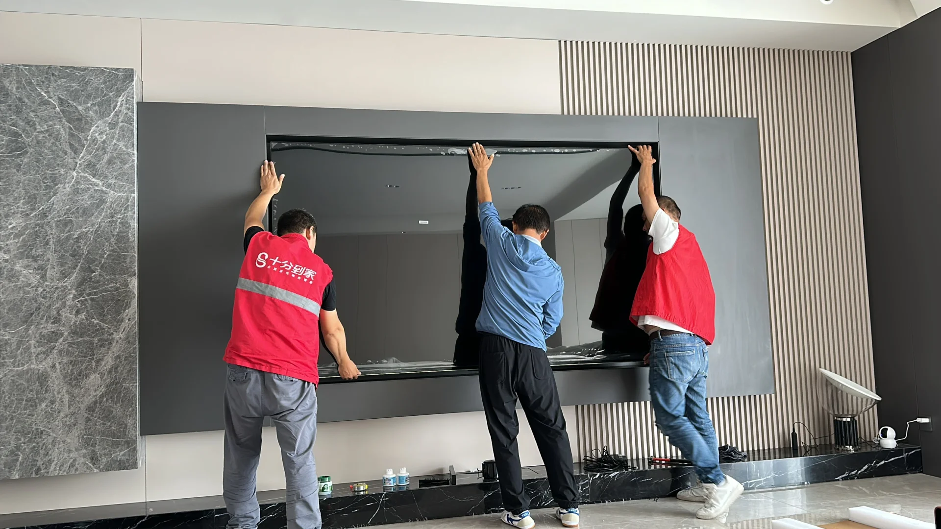 98寸电视到家全过程