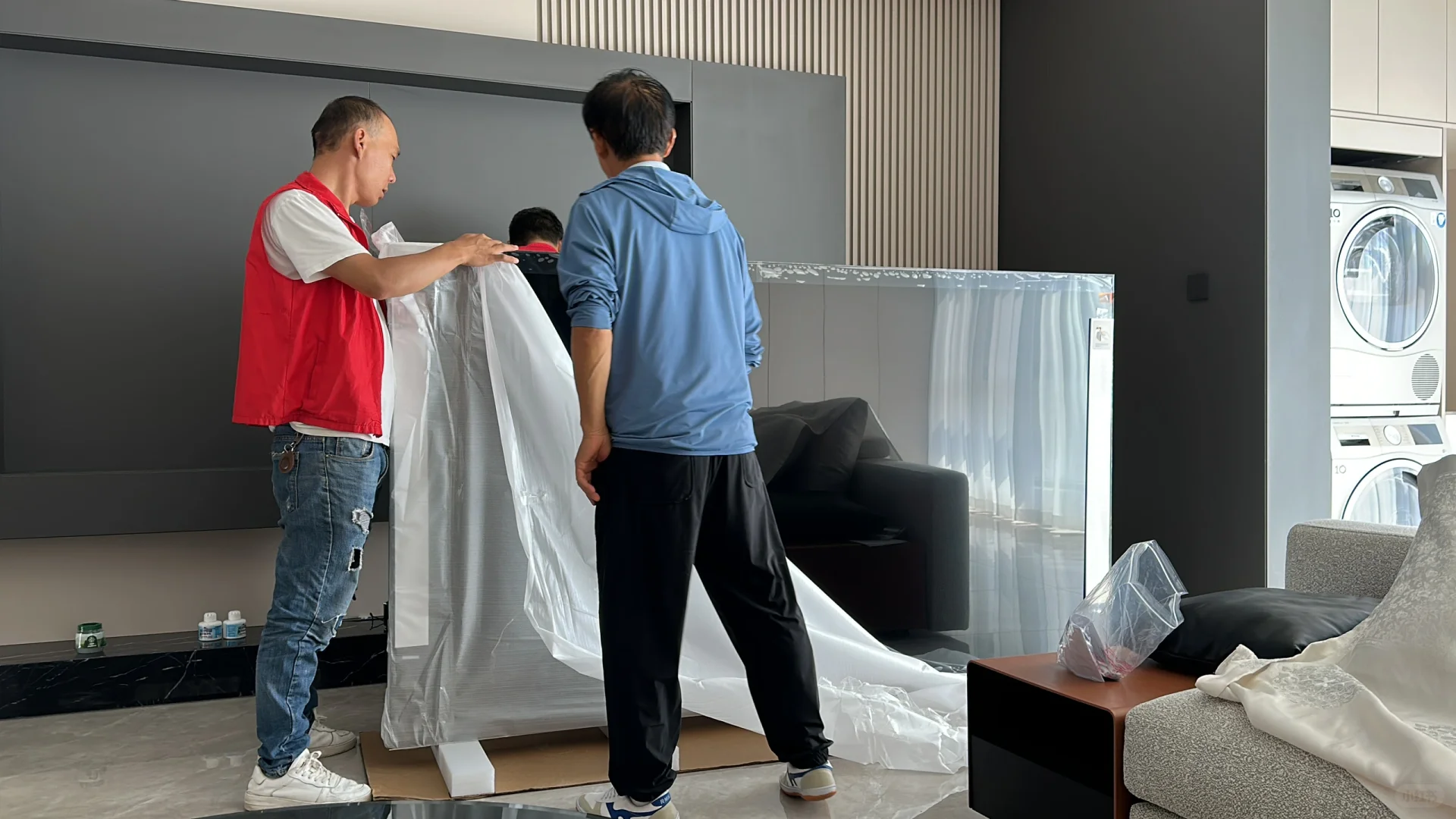 98寸电视到家全过程