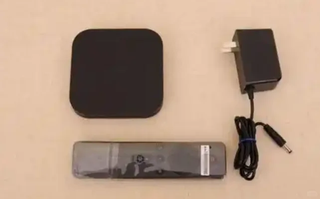 3款电视机顶盒，运行迅速不占空间